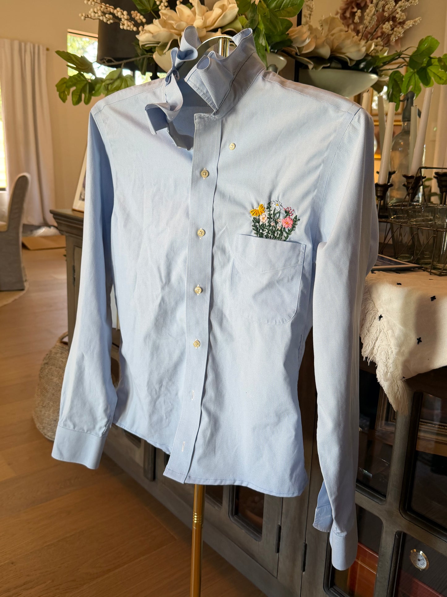 Floral Embroidered Brooks Brothers Ruffle-M