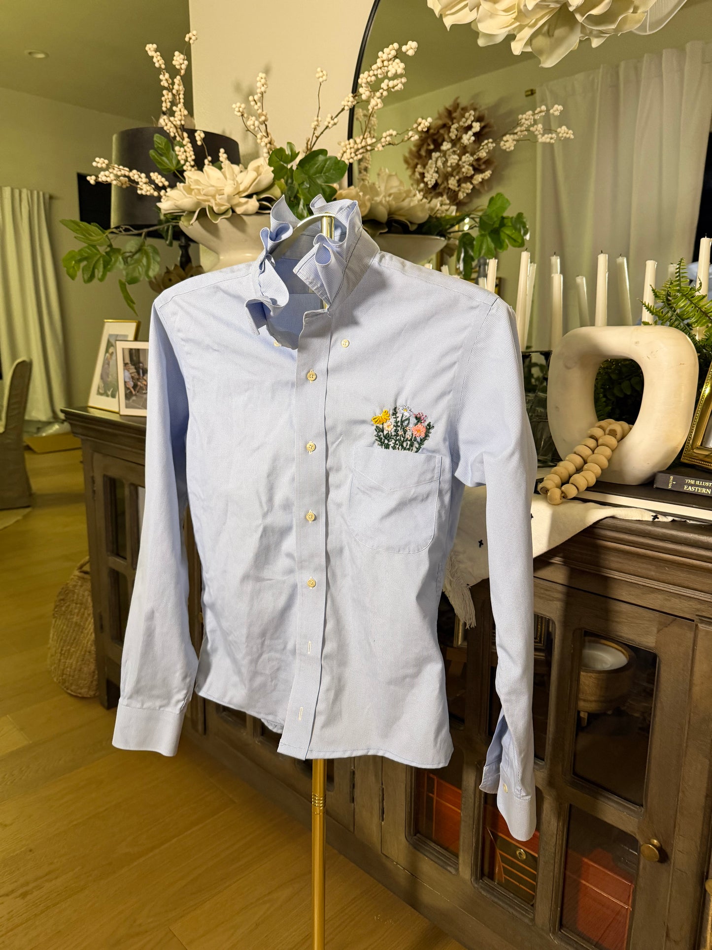 Floral Embroidered Brooks Brothers Ruffle-M