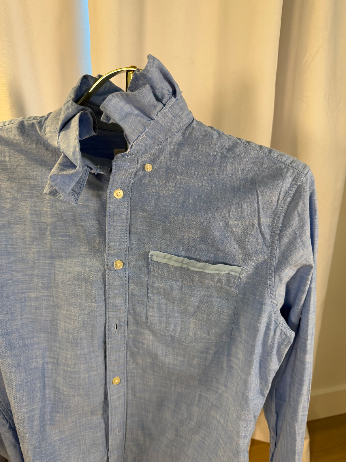 Gap Chambray Ruffle- S